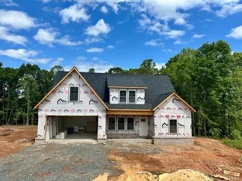 16 Somerset Dr, Appomattox, VA 24522