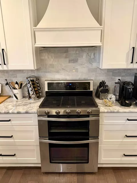 Kitchen - 1014 Coles Ct, Forest, VA 24551 photo 6 of 8