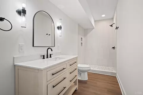 Bath - 1148 Val Terrace Ct, Forest, VA 24551 photo 10 of 10