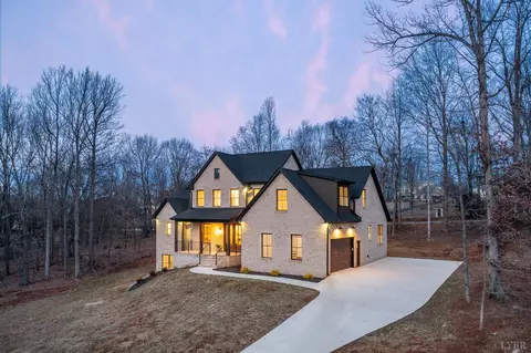 1148 Val Terrace Ct, Forest, VA 24551