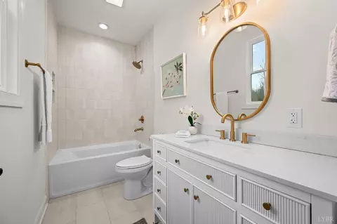 Bath - 1148 Val Terrace Ct, Forest, VA 24551 photo 6 of 10