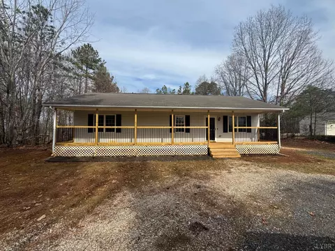 3363 Horseshoe Rd, Appomattox, VA 24522