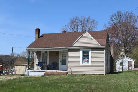 53 Sunrise Ave, Martinsville, VA 24112