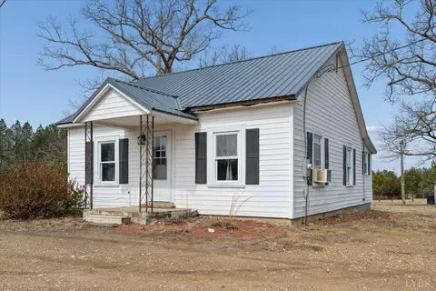 1074 Throckmorton Trl, Scottsburg, VA 24589