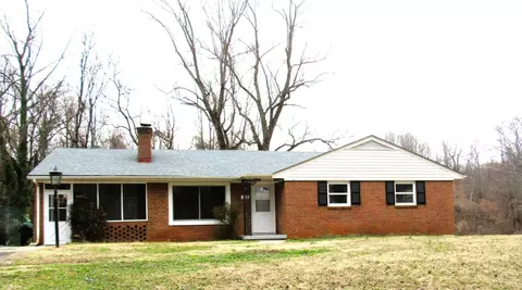207 Martins Ln, Madison Heights, VA 24572