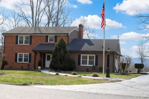 1921 Tabby Ln, Altavista, VA 24517