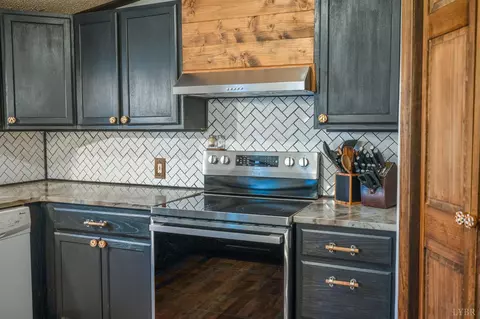 Kitchen - 339 Plain Ridge Dr, Evington, VA 24550 photo 3 of 6