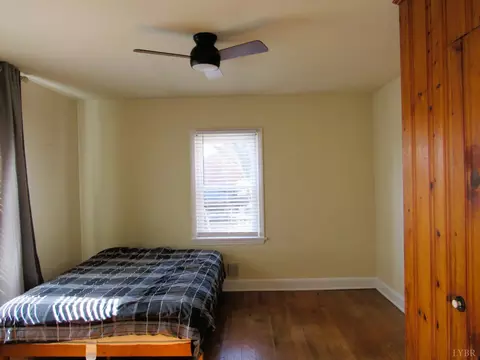 Bedroom - 144 Maple Ln, Amherst, VA 24521 photo 2 of 4