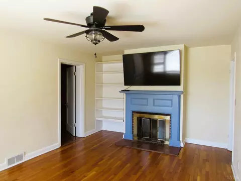 Living - 144 Maple Ln, Amherst, VA 24521 photo 3 of 3