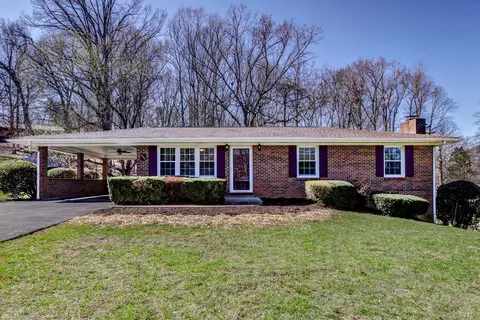 303 Grove St, Hurt, VA 24563