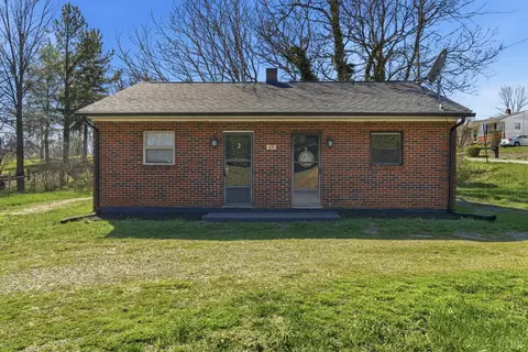 831 Liberty St, Martinsville, VA 24112