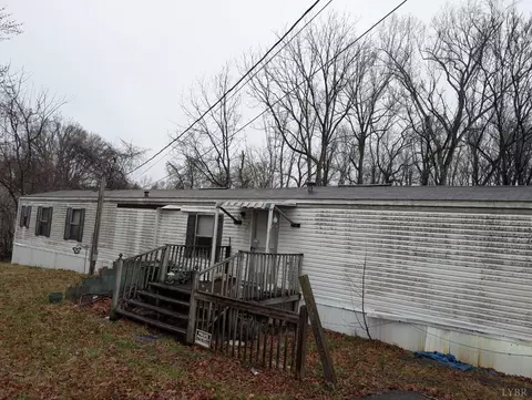333 Lakeview Dr, Madison Heights, VA 24572