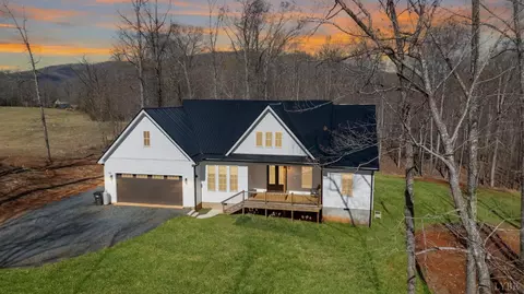 197 Burford Farm Rd, Monroe, VA 24574