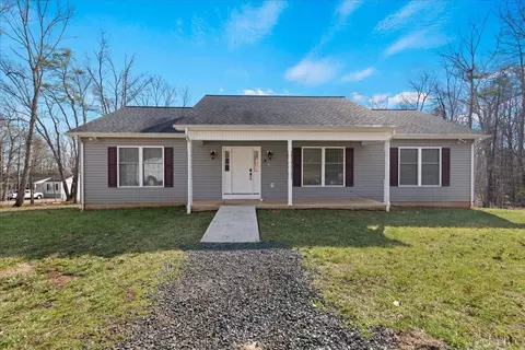 570 Kentmoor Farm Rd, Madison Heights, VA 24572