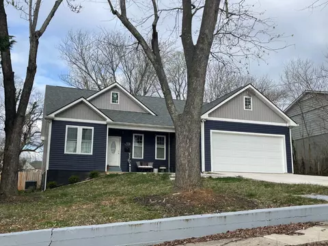 708 Grove St, Bedford, VA 24523