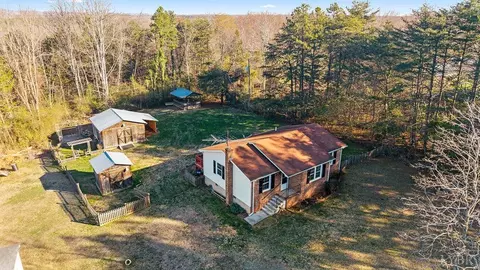 968 Mud St, Concord, VA 24538