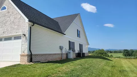 Exterior - 45 Grandset Dr, Forest, VA 24551 photo 4 of 6