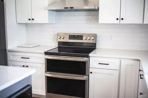 Kitchen - 46 Grandset Dr, Forest, VA 24551 photo 5 of 9