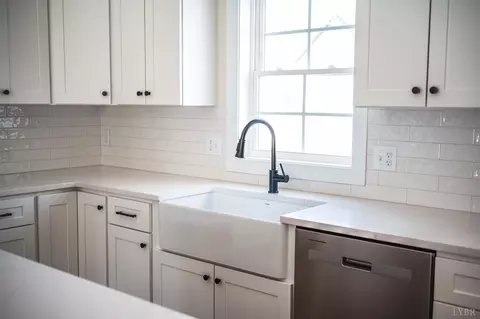 Kitchen - 48 Grandset Dr, Forest, VA 24551 photo 3 of 9