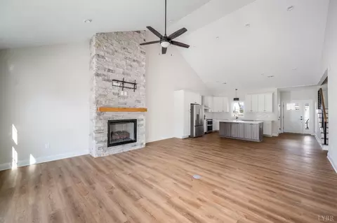 Living - 48 Grandset Dr, Forest, VA 24551 photo 3 of 4