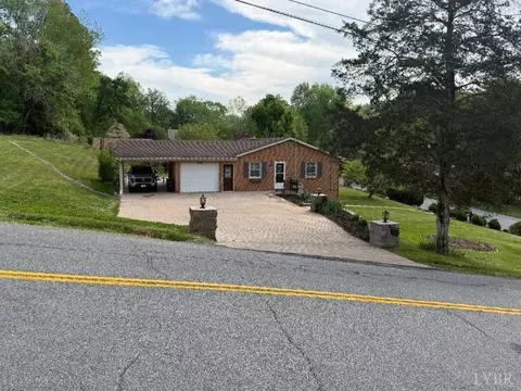 3300 Cranehill Dr, Lynchburg, VA 24503