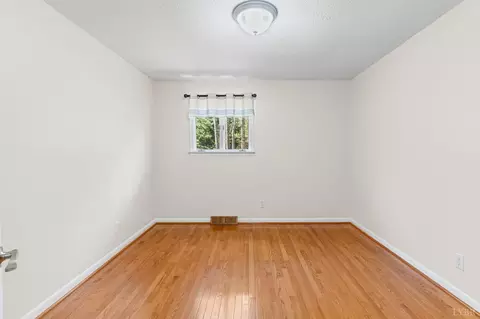 Bedroom - 207 Merrywood Dr, Forest, VA 24551 photo 3 of 7