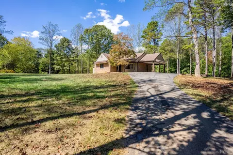 Exterior - 207 Merrywood Dr, Forest, VA 24551 photo 18 of 19