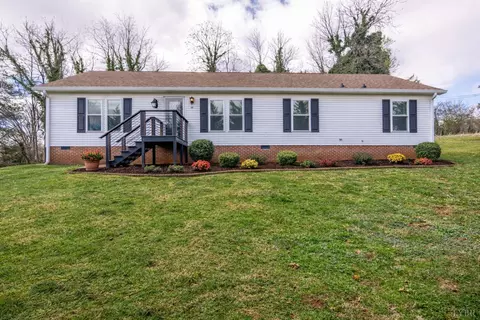 426 S Main St, Amherst, VA 24521