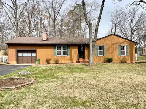 1117 Granite Dr, Bedford, VA 24523
