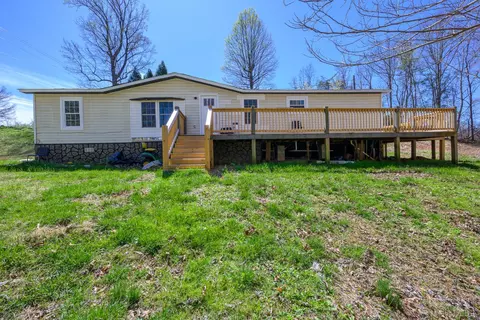 1860 S Coolwell Rd, Madison Heights, VA 24572
