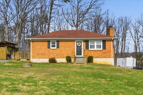 108 Mount Sterling Dr, Lynchburg, VA 24502