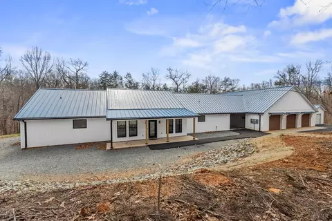 2409 Old Firetrail Rd, Huddleston, VA 24104