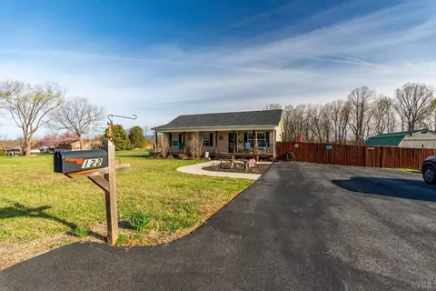 122 Gouyer Dr, Madison Heights, VA 24572