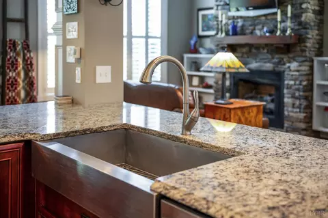 Kitchen - 1424 Lake Manor Dr, Forest, VA 24551 photo 4 of 6