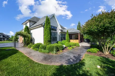 Exterior - 1424 Lake Manor Dr, Forest, VA 24551 photo 4 of 15