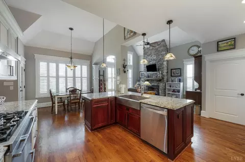 Kitchen - 1424 Lake Manor Dr, Forest, VA 24551 photo 6 of 6