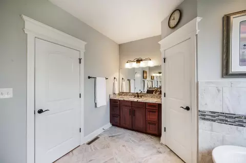 Bath - 1424 Lake Manor Dr, Forest, VA 24551 photo 4 of 12