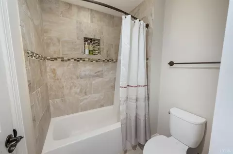 Bath - 1424 Lake Manor Dr, Forest, VA 24551 photo 8 of 12