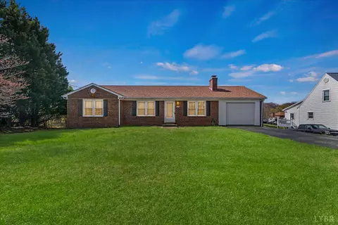134 Hunt Club Dr, Madison Heights, VA 24572