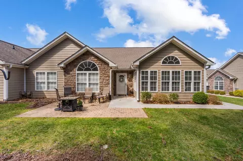 1099 Jefferson Way, Forest, VA 24551