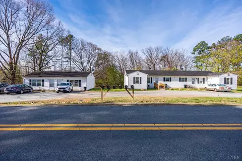 801 Henry St, Gretna, VA 24557