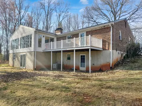 Exterior - 1285 Cedar Gate Rd, Monroe, VA 24574 photo 8 of 20