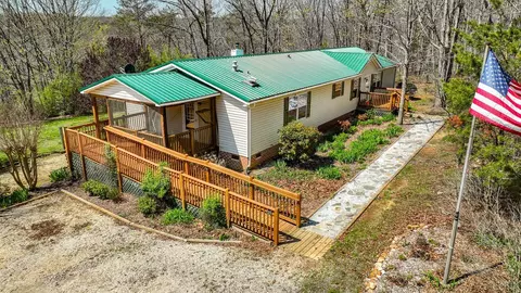 384 Mcneish Ln, Gladstone, VA 24553