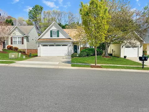 404 Legacy Oaks Cir, Lynchburg, VA 24501