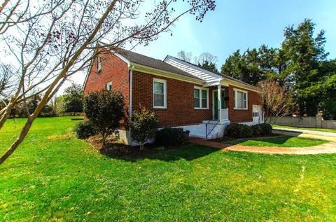 6020 Piedmont Pl, Lynchburg, VA 24502