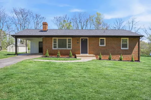 161 Sunrise St, Appomattox, VA 24522