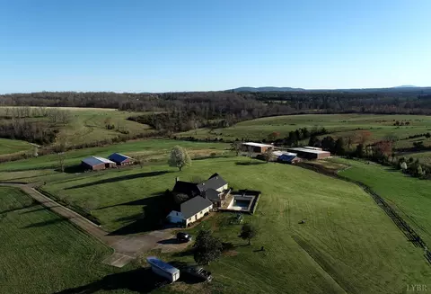 2205 New London Rd, Forest, VA 24551