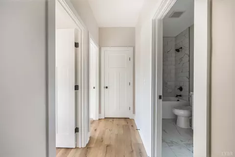 Entry Way - 2549 Thomas Jefferson Rd, Forest, VA 24551 photo 5 of 5