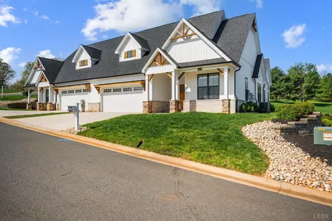 1078 Titleist Dr, Forest, VA 24551