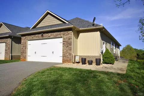 1084 Tori Ct, Forest, VA 24551